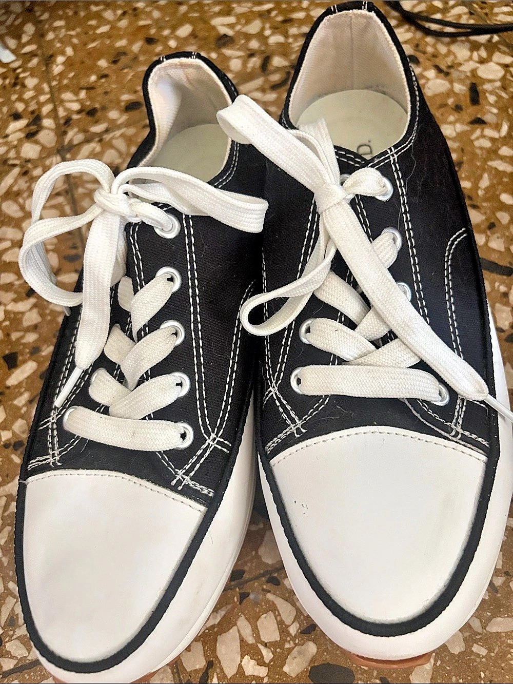 G.N.D. Black & White Sneakers US 10